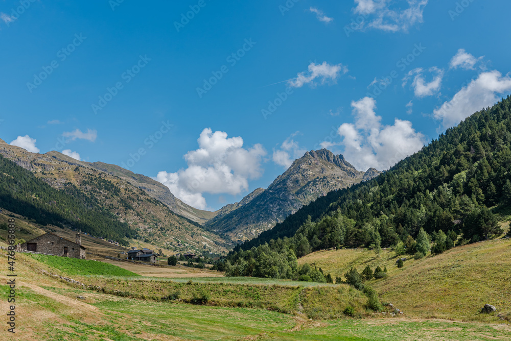 Obraz na płótnie Picturesque landscape in the mountains (Vall d'Incles, Andorra) w salonie