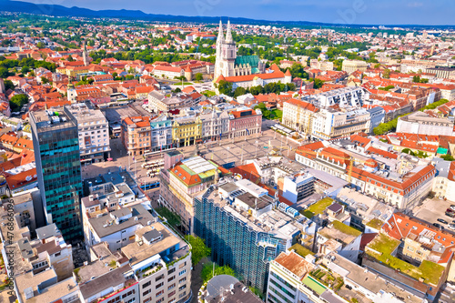 Fototapeta Naklejka Na Ścianę i Meble -  Zagreb main square and cathedral aerial panoramic view