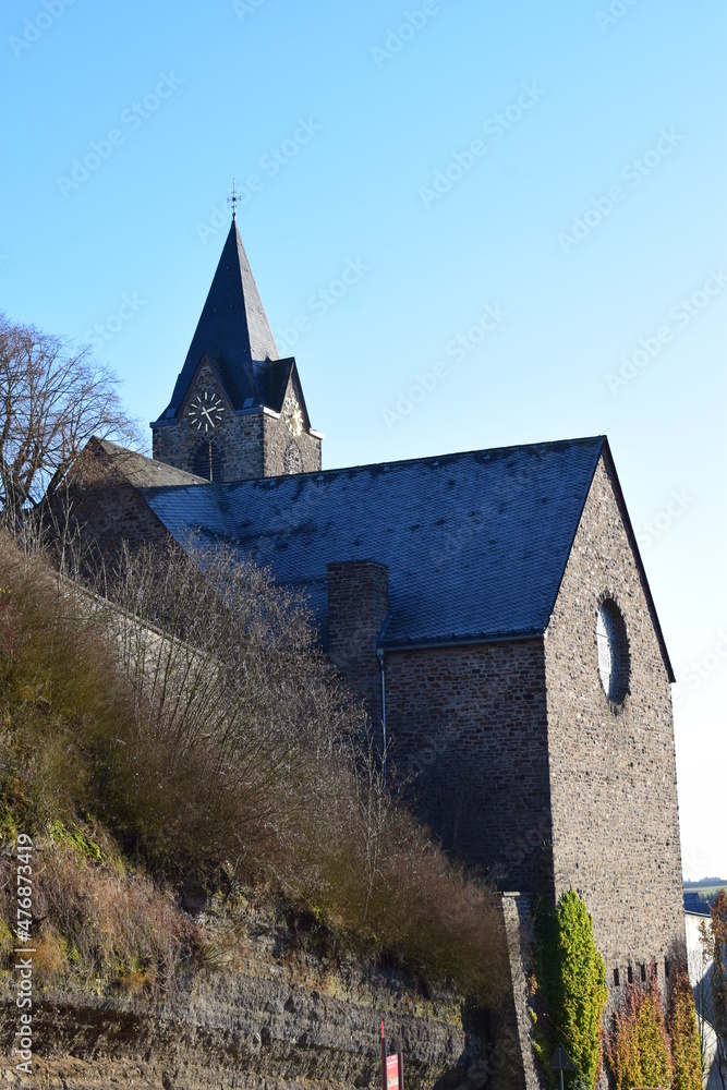 Rückseite der alten Kirche in Ulmen