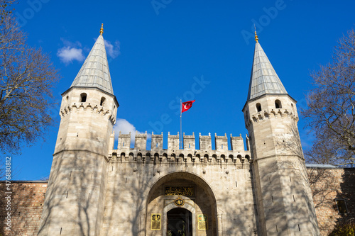Entrance of the Istanbul Topkapi Palace. Topkapı Palace is a large museum in the east of the Fatih district of Istanbul in Turkey.