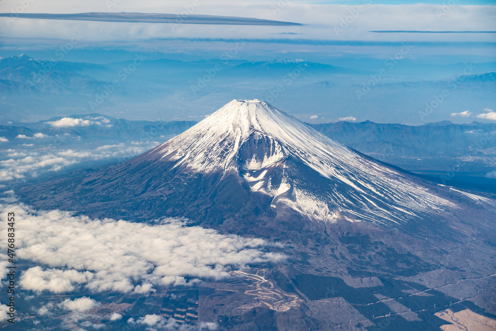 上空から見た冬の富士山
