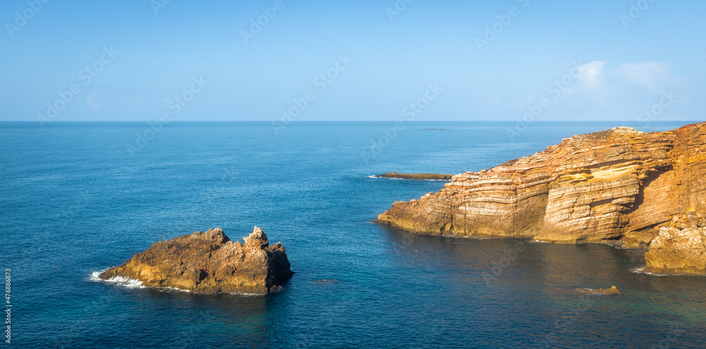 rough cliffs along the vicentina coast