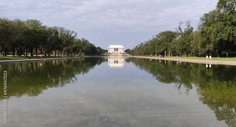 The Lincoln memorial. Reflection in the water