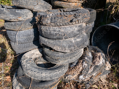 Wallpaper Mural 廃タイヤ集積 Torontodigital.ca