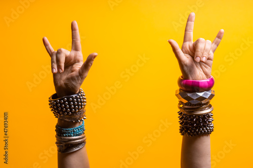 Behang Hand gestures