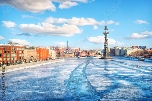 Monument to Peter the Great and the Moskva River in Moscow on a frosty winter day