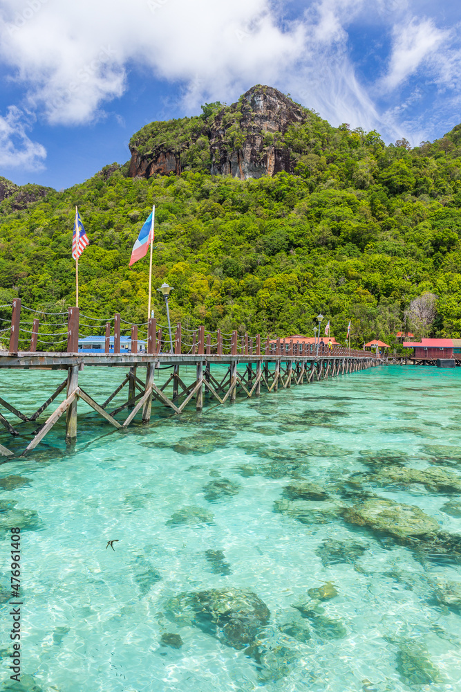 Clear water of Bohey Dulang, Tun Sakaran Marine park, Borneo