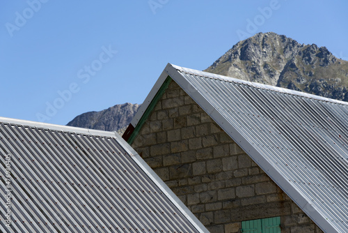 Toiture en bac acier en zone de montagne