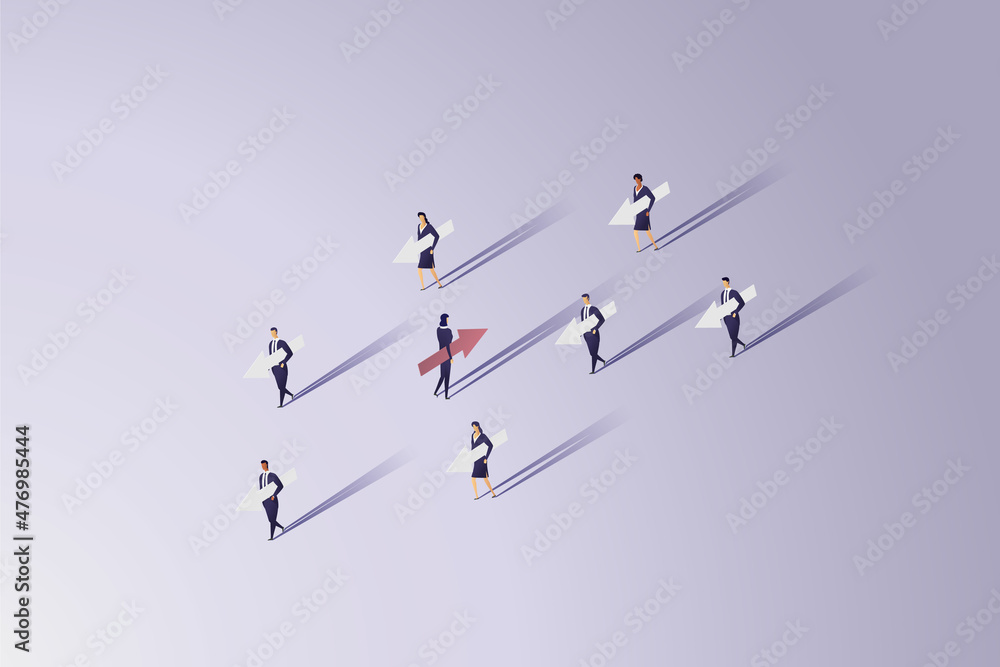 Businesswoman holding arrow walking in the opposite direction to group businessmen holding arrows. - obrazy, fototapety, plakaty 