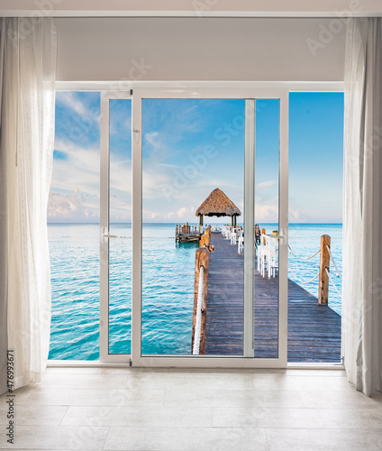 sea ​​view from the pier