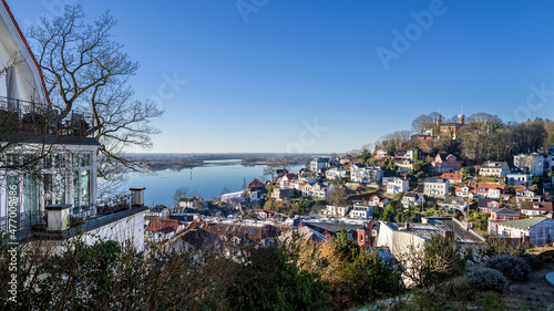 Ortsbild Hamburg Blankenese wolkenlos Panorama