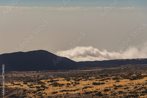 Paisaje con nubes en el Parque Nacional del Teide, isla de Tenerife