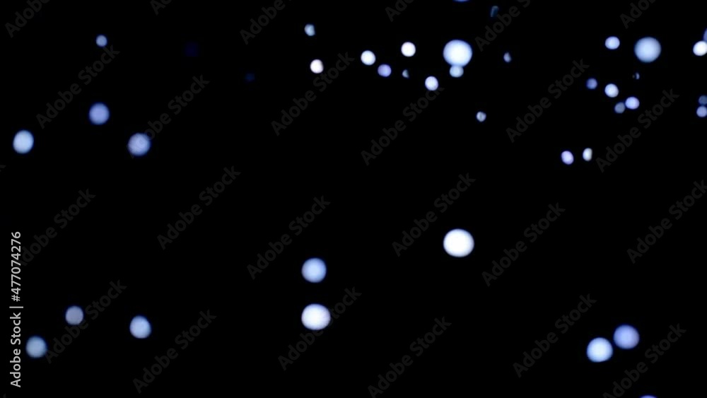 Several white lights flash alternately. Several white lights flash alternately.