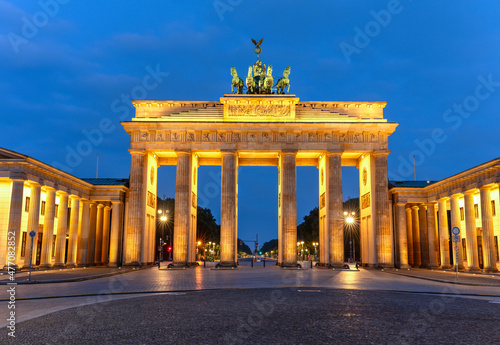 Brandenburg Gate is Berlin s most famous landmark. A symbol of Berlin and German division during the Cold War  it is now a national symbol of peace and unity.