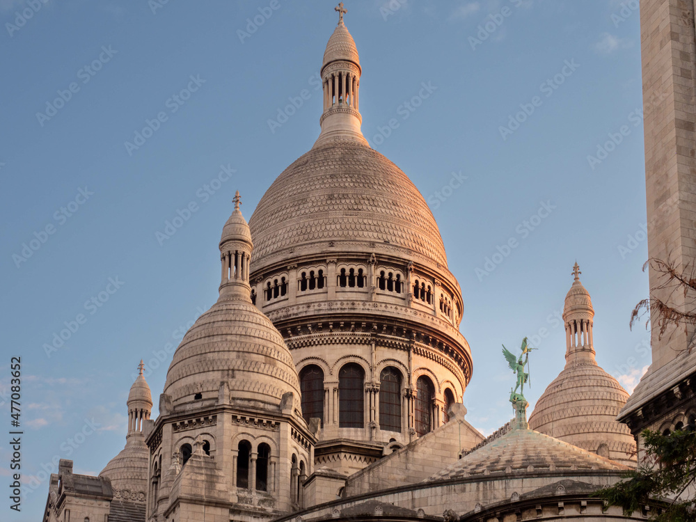 , Paris,  Basílica del Sacre Coeur al fondo. Distrito de Montmartre