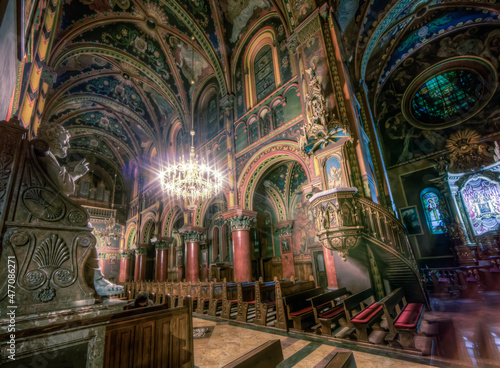 Insight into the architecture of a catholic cathedral 04