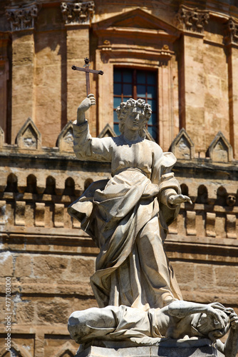 Statue of Santa Rosalia by Vincenzo Vitagliano in front of Roman Catholic Cathedral dedicated to Assumption of Virgin Mary, UNESCO World Heritage site, Palermo, Sicily, Italy, Europe