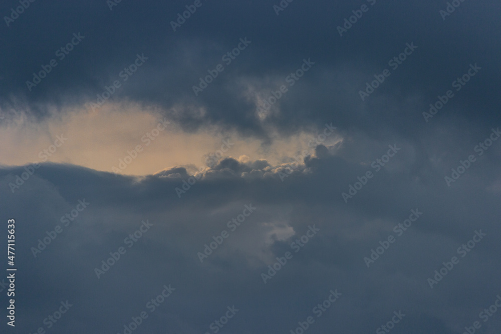 In the evening, the sky was very thick with many clouds. The clouds enclosed the sky as if there was a new world behind them, and the layers of clouds were spectacular. In the evening, the sky was very thick with many clouds. The clouds enclosed the sky as if there was a new world behind them, and the layers of clouds were spectacular.