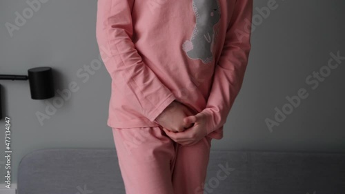 Little girl described pants, urinary incontinence, enuresis, cystitis