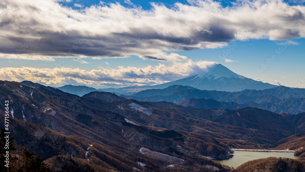 大菩薩嶺登山　稜線から見る富士山
