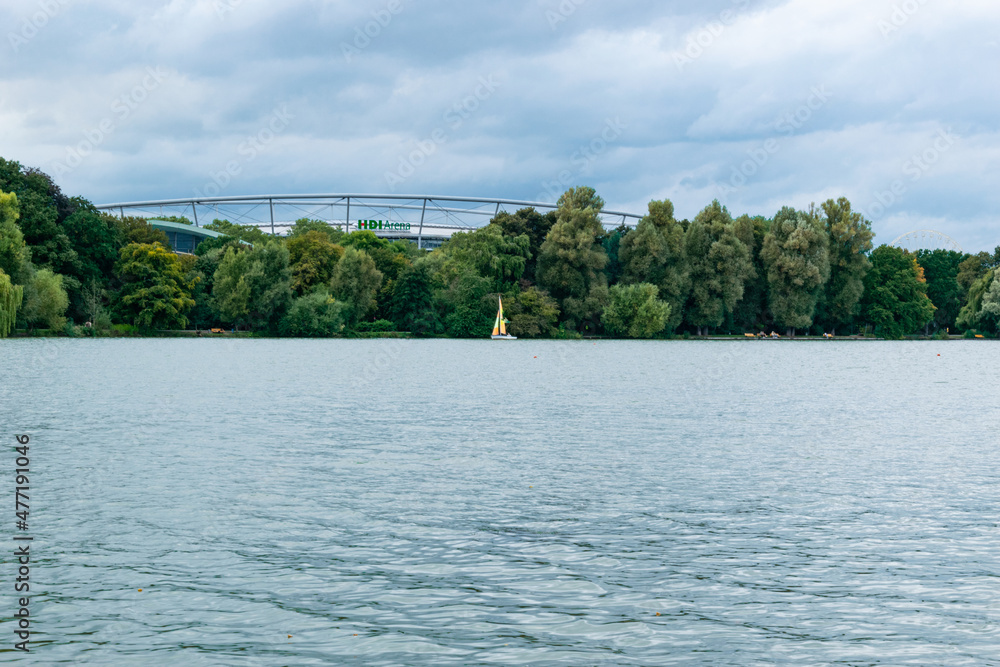 Jezioro Maschsee, Dolna Saksonia, Niemcy. - obrazy, fototapety, plakaty 