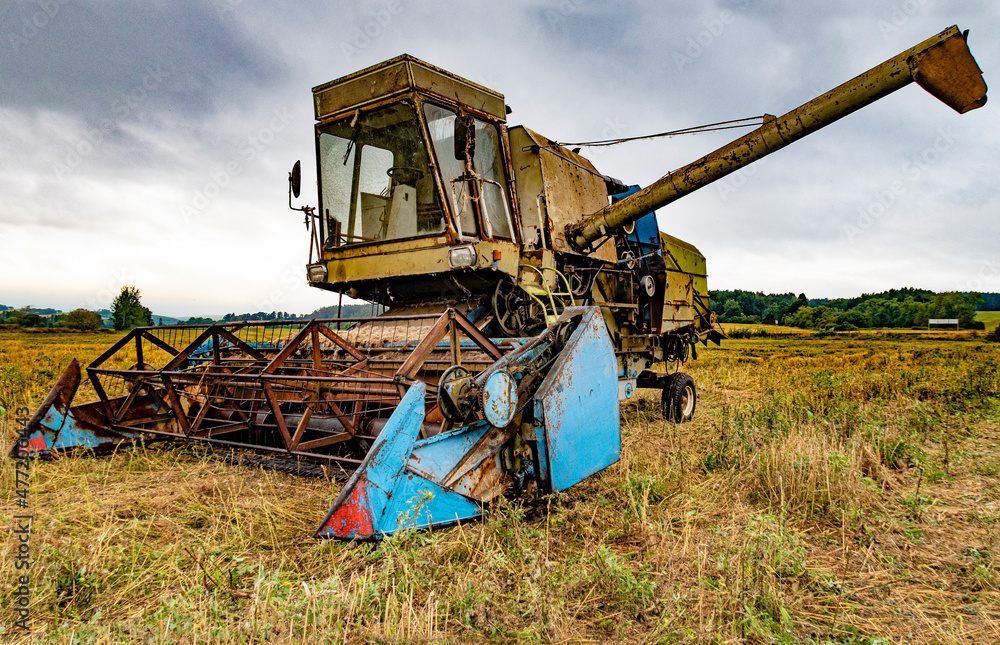 Fototapeta premium old rusty harvester