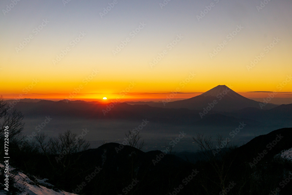 南アルプス（観音岳）　日の出　富士山