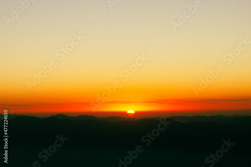 Fototapeta Naklejka Na Ścianę i Meble -  日の出　夜明け前の風景