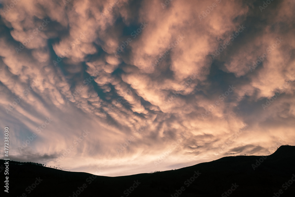 hora dorada con nubes inusuales para fondos y ediciones, Perú hora dorada con nubes inusuales para fondos y ediciones, Perú