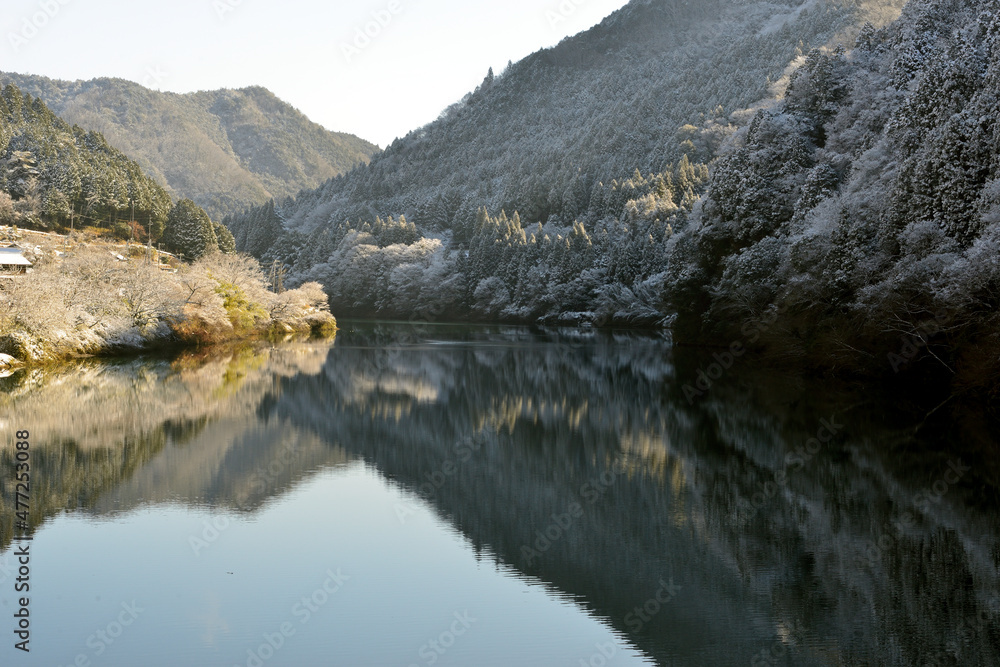 Fototapeta premium 雪景色の笠置峡