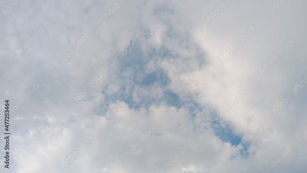Obraz premium Clouds In The Blue Sky