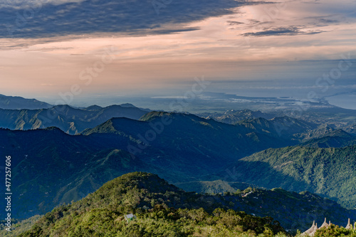 Sunrise over the mountains of the Sierra Nevada de Santa Marta on the way to Lost City © vaclav