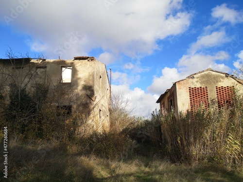 case di campagna diroccate photo