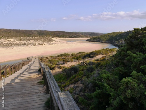 Rivière da Cerca à Aljezur en Algarve au sud du Portugal