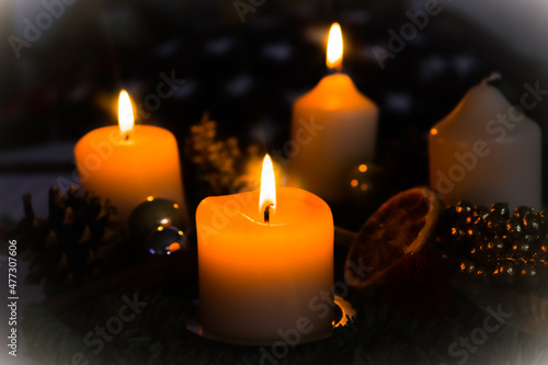 christmas candle and decorations
3. Advent 