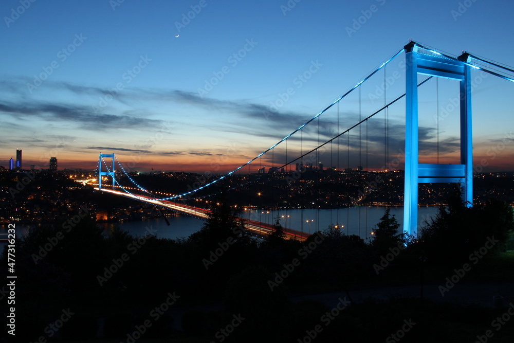 Fototapeta premium Fatih Sultan Mehmet Bridge in the Night, Beykoz Istanbul Turkey