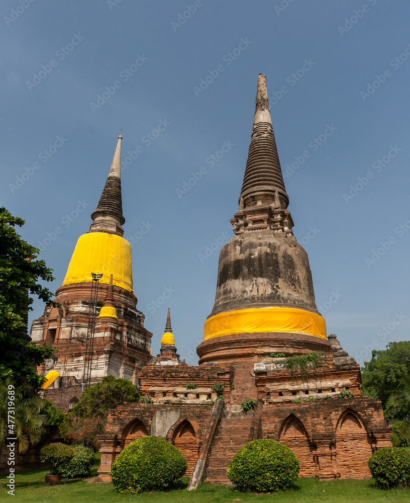 Fototapeta premium Ayutthaya Historical Park covers the ruins of the old city of Ayutthaya, Phra Nakhon Si Ayutthaya Province, Thailand. The Capital of the Kingdom of Siam an historic 13th century city.