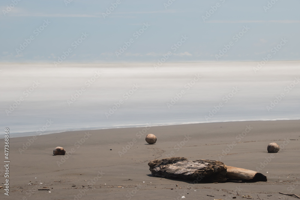 Fototapeta premium Ocean beach view in Costa Rica.
