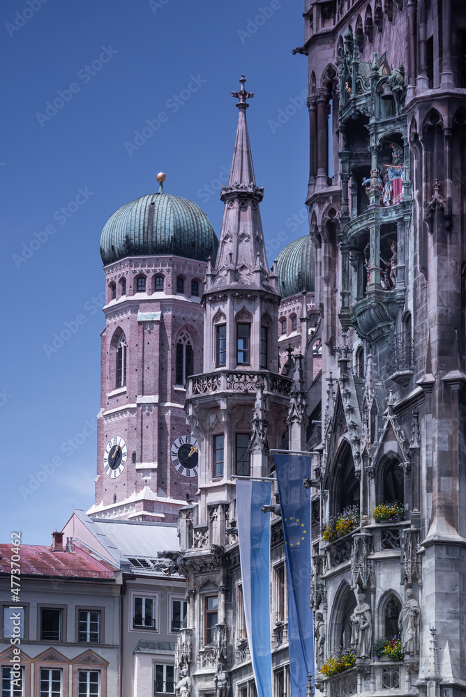Fototapeta premium view of Marienplatz square, new city hall of munich, city hall of munich, church, city of munich, Frauenkirche