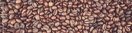 Billede på lærred Brown coffee beans panoramic photography background.
