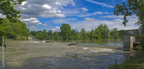 Wehr bei Brugger Badi bei Hochwasser
