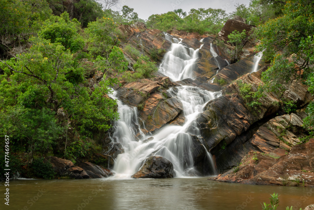 Obraz premium waterfall in the forest