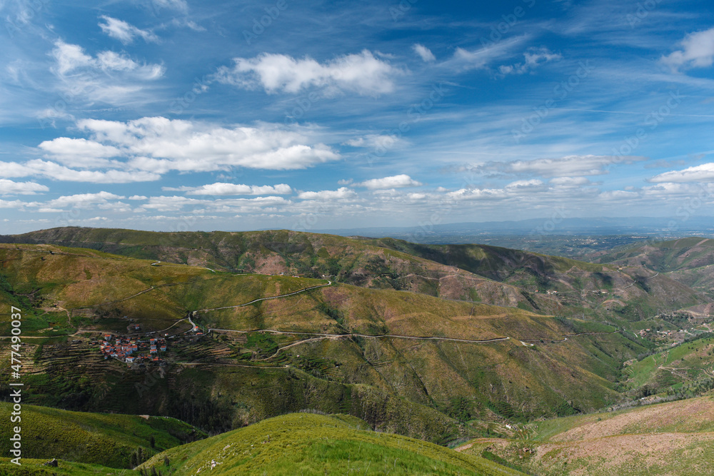 Obraz premium Landscape in the green mountains of Portugal with small village 