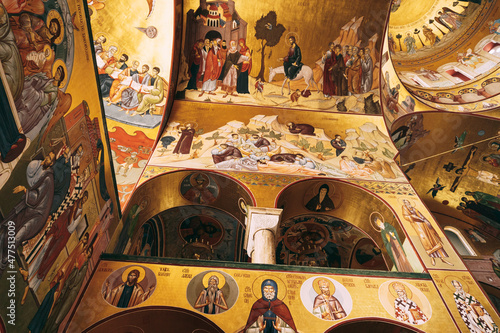 Frescoes with biblical scenes inside the Cathedral of the Resurrection of Christ Fototapete
