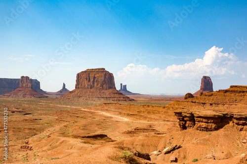 im Monument Valley in Arizona  Blick auf die gigantischen Steinformationen von John Fords Point aus  dem Blick auch f  r die Marlboro Reklame.