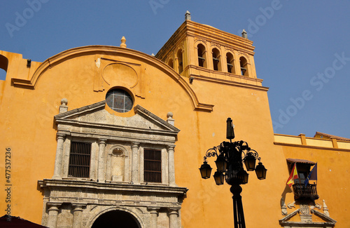 Cathedral of Santo Domingo within walled city (Las Murallas) of Cartagena, Colombia