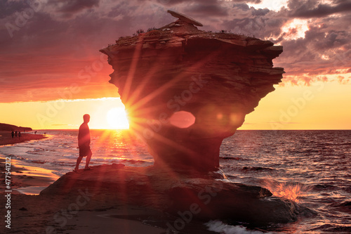 Fotografía .teacup rock prince edward island canada summer sunset
