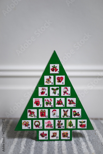 Christmas tree ativity toy surprise child play draws prizes gift celebratino advent photo