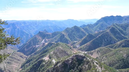 Vista panorámica de las barrancas del cobre en la sierra tarahumara desde el Divisadero Chihuahua photo