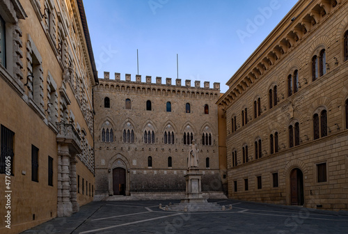 Der Palazzo Salimbeni in Siena in der Toskana in Italien